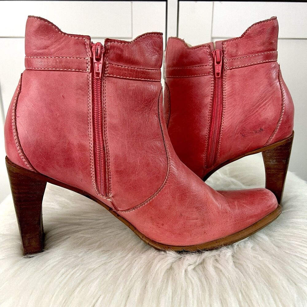 Durango Raspberry Red Leather Chained Heeled Ankle Boots Booties Size 7.5M